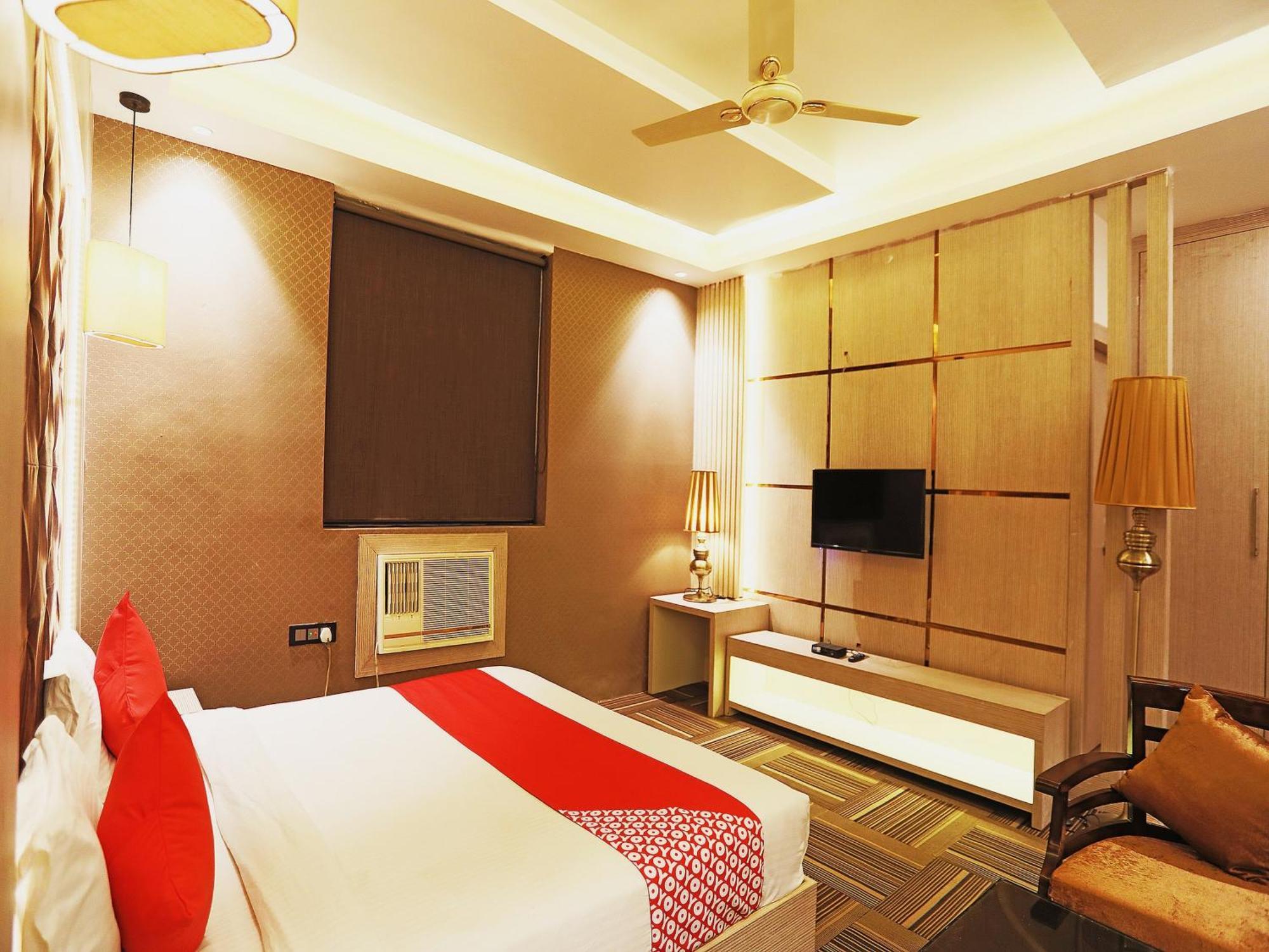 OYO Capital O 8902 Hotel Ronald Inn Faridabad Esterno foto