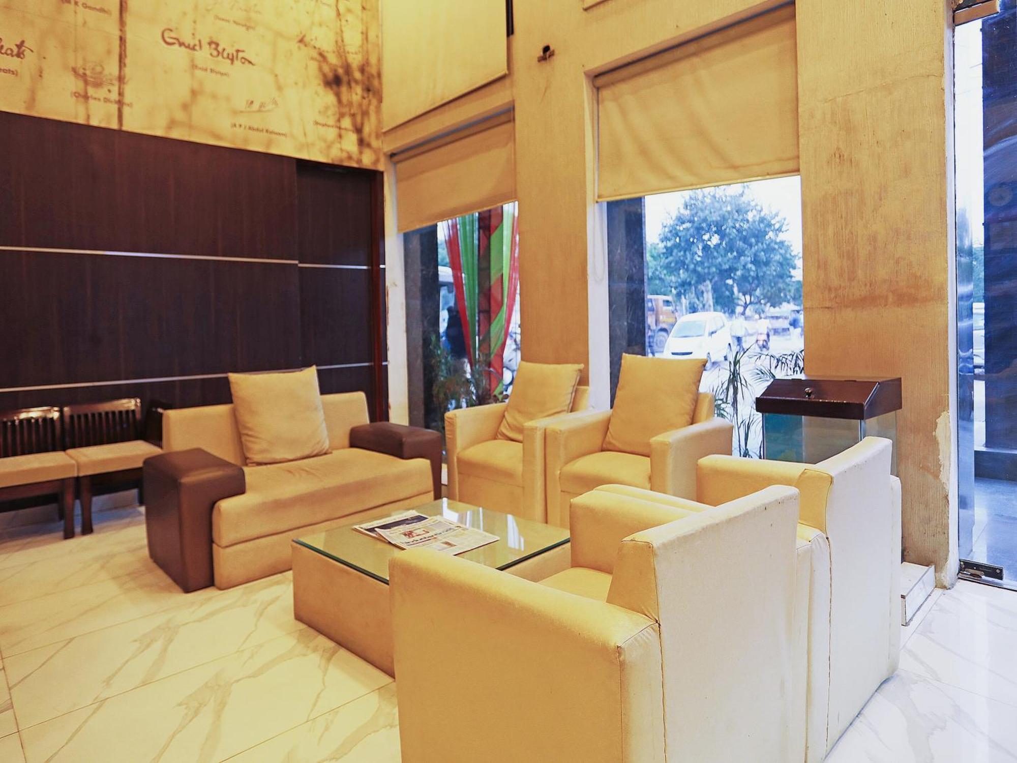 OYO Capital O 8902 Hotel Ronald Inn Faridabad Esterno foto