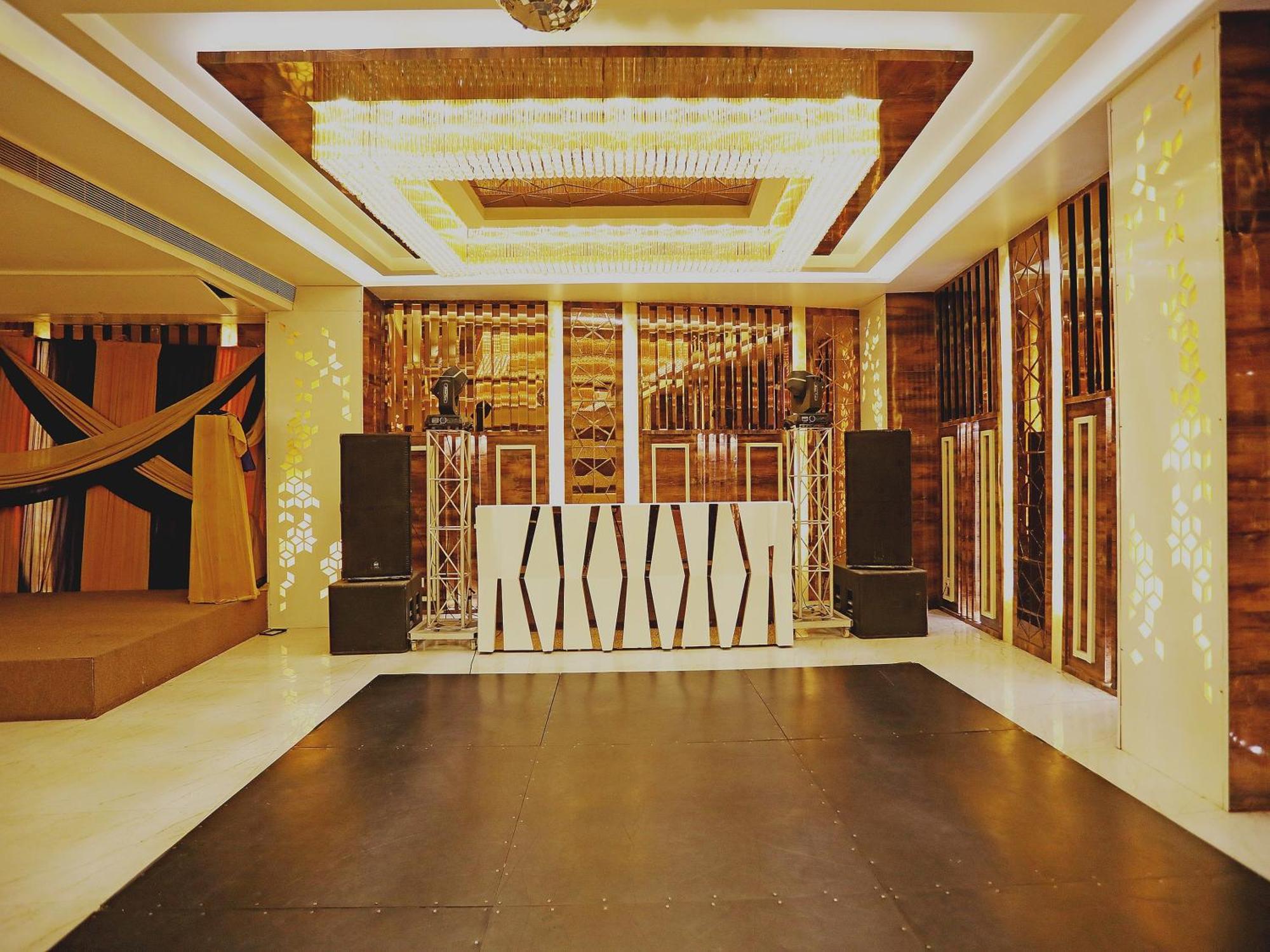 OYO Capital O 8902 Hotel Ronald Inn Faridabad Esterno foto