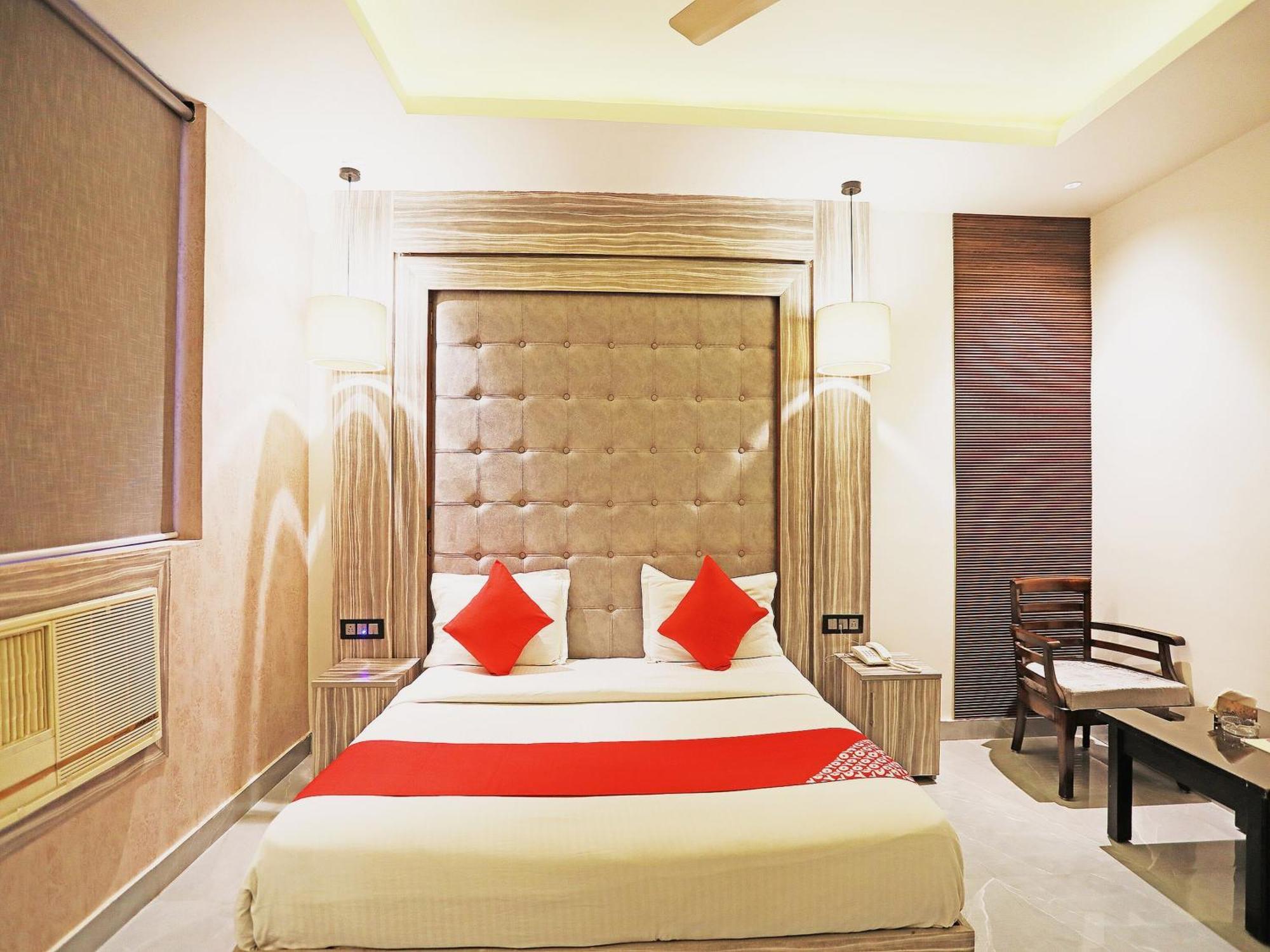 OYO Capital O 8902 Hotel Ronald Inn Faridabad Esterno foto