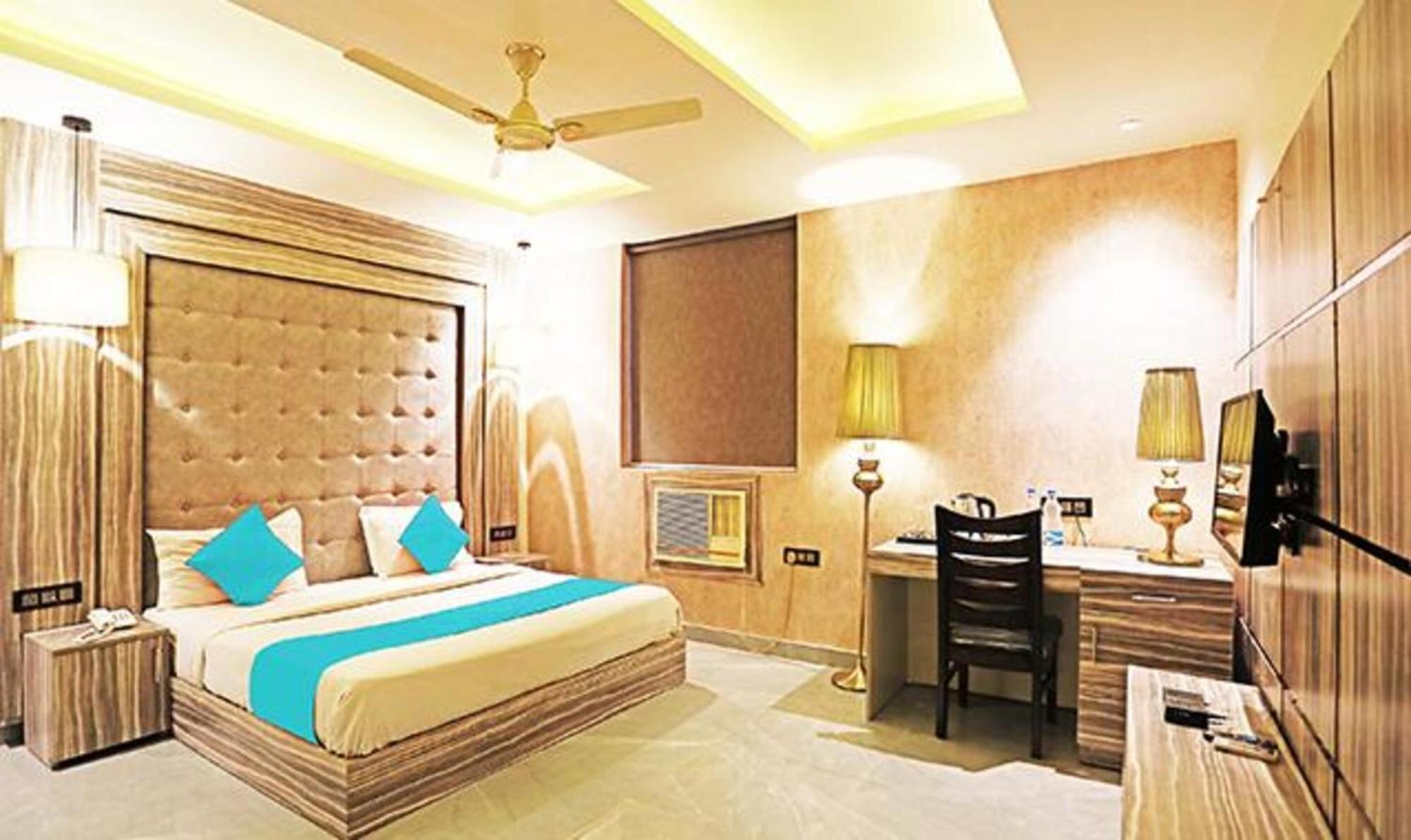 OYO Capital O 8902 Hotel Ronald Inn Faridabad Esterno foto